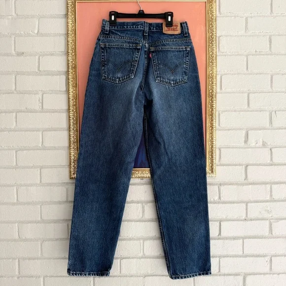 Levi's 550 blue dark wash denim relaxed tapered women's jeans cotton 90s Y2K - Picture 4 of 6